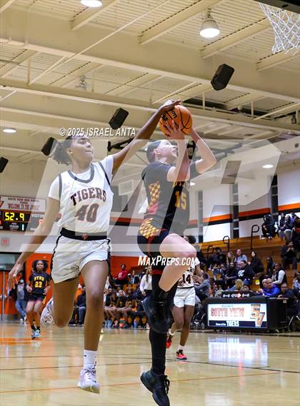 Thumbnail 2 in Douglas Byrd @ South View photogallery.