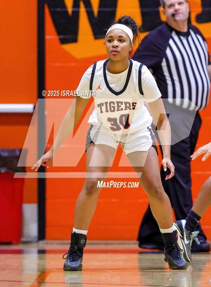 Thumbnail 2 in Douglas Byrd @ South View photogallery.