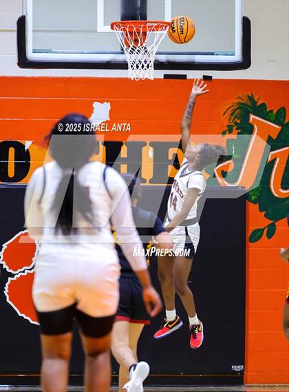 Thumbnail 2 in Douglas Byrd @ South View photogallery.