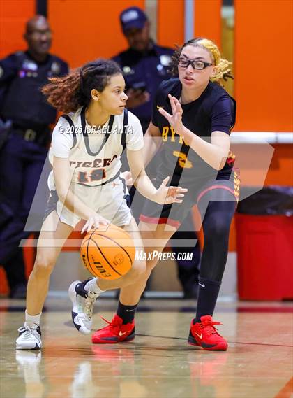 Thumbnail 2 in Douglas Byrd @ South View photogallery.