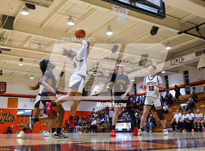 Thumbnail 3 in Douglas Byrd @ South View photogallery.