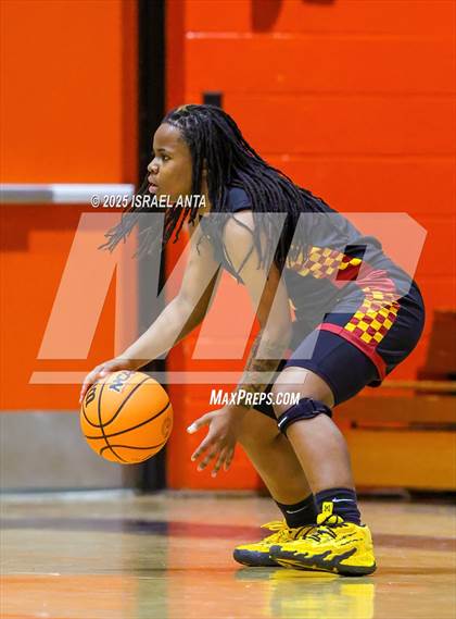 Thumbnail 3 in Douglas Byrd @ South View photogallery.