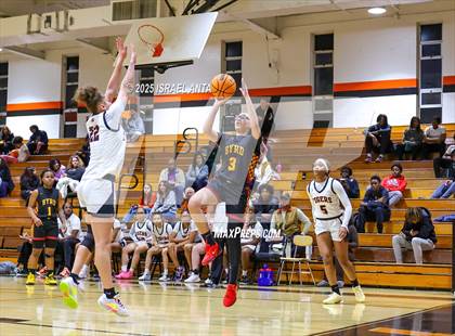 Thumbnail 2 in Douglas Byrd @ South View photogallery.