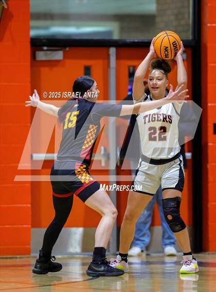 Thumbnail 3 in Douglas Byrd @ South View photogallery.