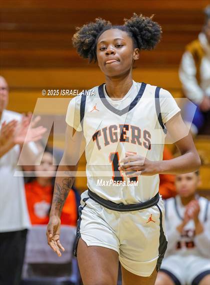 Thumbnail 2 in Douglas Byrd @ South View photogallery.