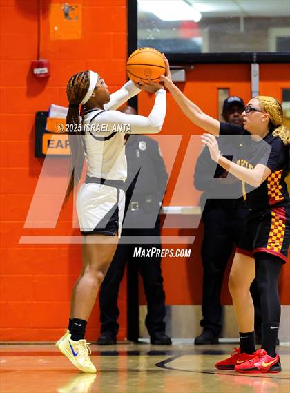 Thumbnail 1 in Douglas Byrd @ South View photogallery.
