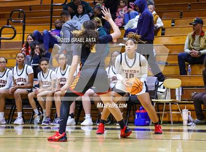 Thumbnail 1 in Douglas Byrd @ South View photogallery.