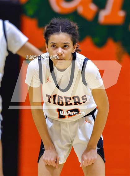 Thumbnail 2 in Douglas Byrd @ South View photogallery.
