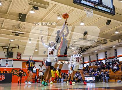 Thumbnail 2 in Douglas Byrd @ South View photogallery.