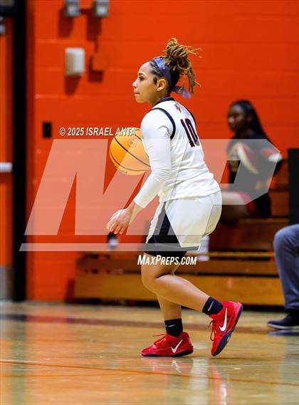 Thumbnail 1 in Douglas Byrd @ South View photogallery.