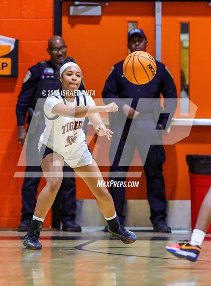 Thumbnail 1 in Douglas Byrd @ South View photogallery.
