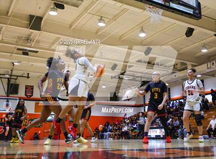 Thumbnail 2 in Douglas Byrd @ South View photogallery.