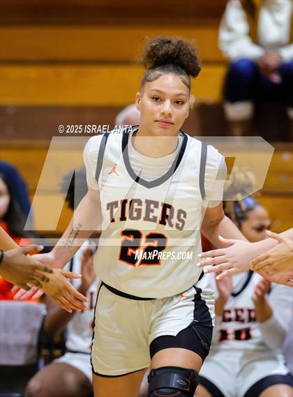 Thumbnail 3 in Douglas Byrd @ South View photogallery.