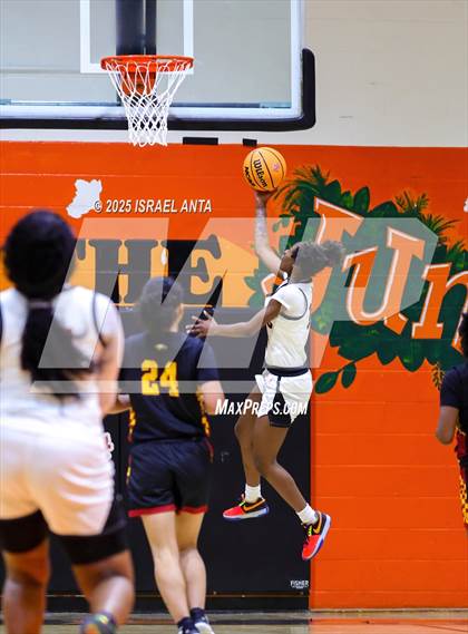 Thumbnail 2 in Douglas Byrd @ South View photogallery.