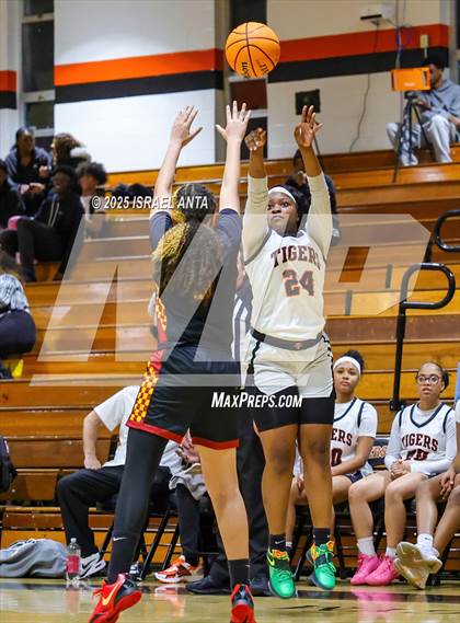 Thumbnail 3 in Douglas Byrd @ South View photogallery.