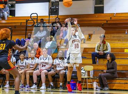 Thumbnail 2 in Douglas Byrd @ South View photogallery.