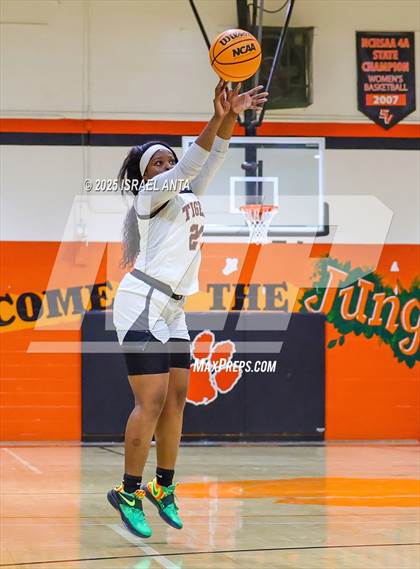Thumbnail 1 in Douglas Byrd @ South View photogallery.
