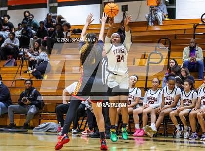Thumbnail 2 in Douglas Byrd @ South View photogallery.