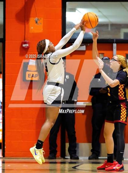 Thumbnail 2 in Douglas Byrd @ South View photogallery.