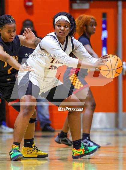 Thumbnail 3 in Douglas Byrd @ South View photogallery.