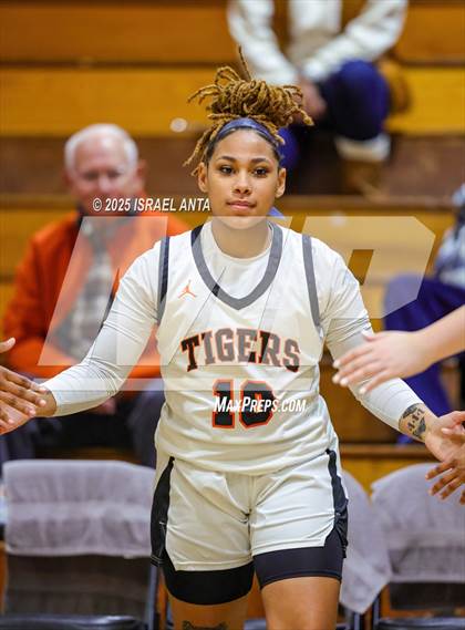Thumbnail 3 in Douglas Byrd @ South View photogallery.
