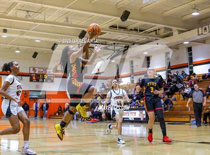 Thumbnail 2 in Douglas Byrd @ South View photogallery.