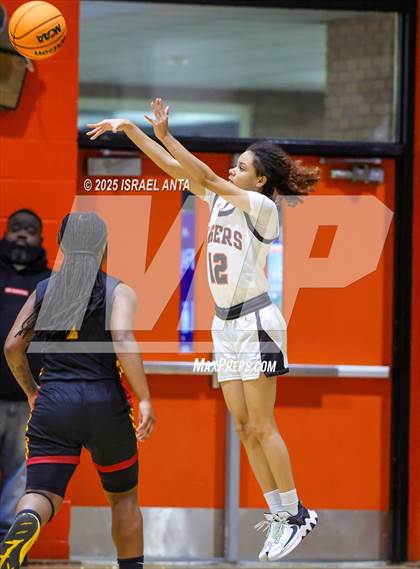 Thumbnail 2 in Douglas Byrd @ South View photogallery.