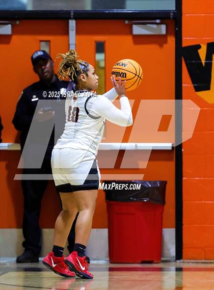 Thumbnail 2 in Douglas Byrd @ South View photogallery.