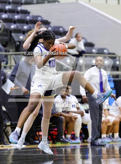 Thumbnail 1 in Tyler @ Highland Park (UIL 5A D1 Area Playoff) photogallery.