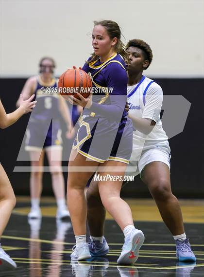 Thumbnail 2 in Tyler @ Highland Park (UIL 5A D1 Area Playoff) photogallery.