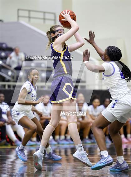 Thumbnail 3 in Tyler @ Highland Park (UIL 5A D1 Area Playoff) photogallery.