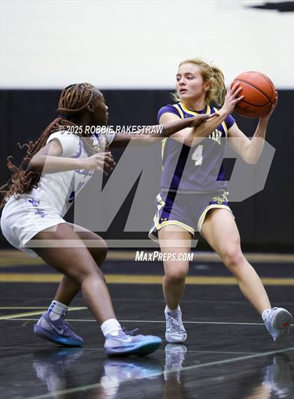 Thumbnail 2 in Tyler @ Highland Park (UIL 5A D1 Area Playoff) photogallery.