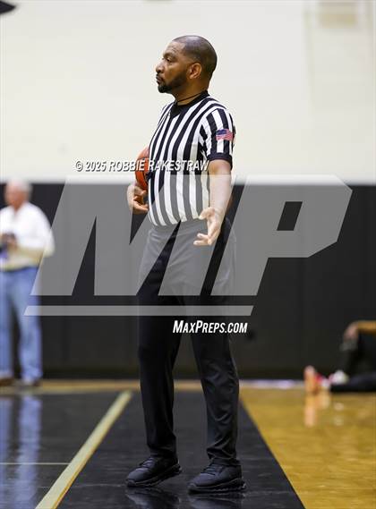 Thumbnail 2 in Tyler @ Highland Park (UIL 5A D1 Area Playoff) photogallery.