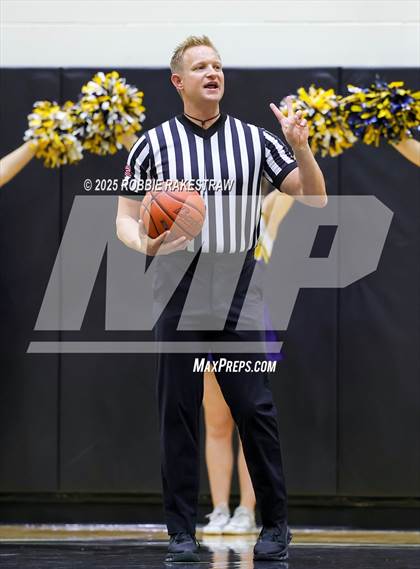 Thumbnail 2 in Tyler @ Highland Park (UIL 5A D1 Area Playoff) photogallery.