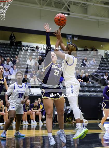 Thumbnail 2 in Tyler @ Highland Park (UIL 5A D1 Area Playoff) photogallery.