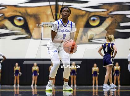 Thumbnail 3 in Tyler @ Highland Park (UIL 5A D1 Area Playoff) photogallery.