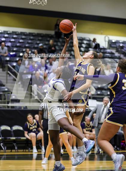Thumbnail 2 in Tyler @ Highland Park (UIL 5A D1 Area Playoff) photogallery.