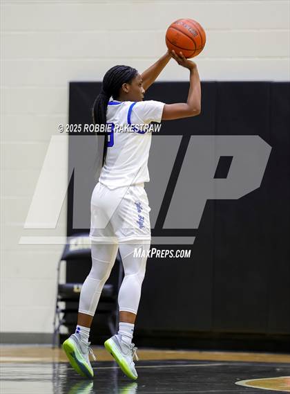 Thumbnail 2 in Tyler @ Highland Park (UIL 5A D1 Area Playoff) photogallery.
