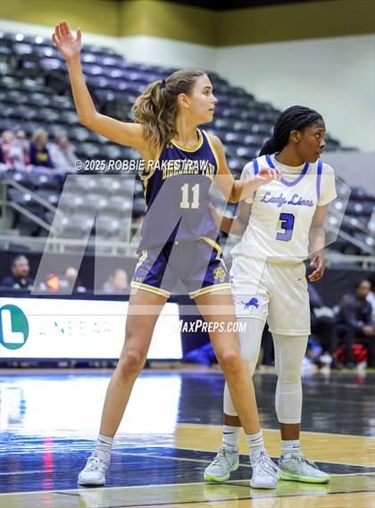Thumbnail 3 in Tyler @ Highland Park (UIL 5A D1 Area Playoff) photogallery.
