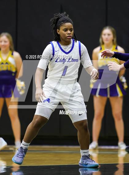 Thumbnail 2 in Tyler @ Highland Park (UIL 5A D1 Area Playoff) photogallery.
