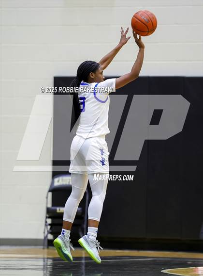 Thumbnail 3 in Tyler @ Highland Park (UIL 5A D1 Area Playoff) photogallery.