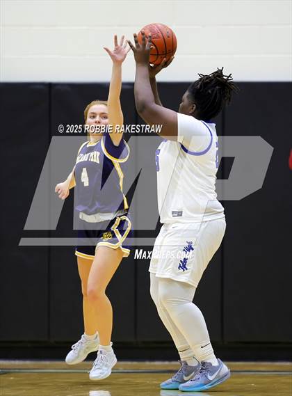 Thumbnail 3 in Tyler @ Highland Park (UIL 5A D1 Area Playoff) photogallery.
