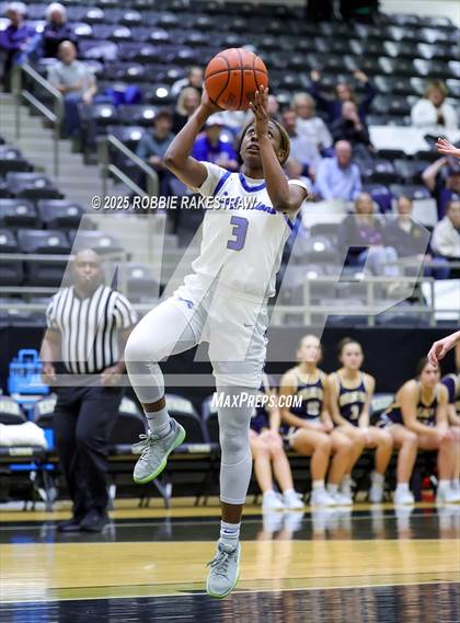 Thumbnail 2 in Tyler @ Highland Park (UIL 5A D1 Area Playoff) photogallery.