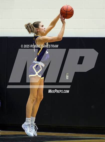 Thumbnail 1 in Tyler @ Highland Park (UIL 5A D1 Area Playoff) photogallery.