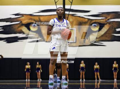 Thumbnail 2 in Tyler @ Highland Park (UIL 5A D1 Area Playoff) photogallery.