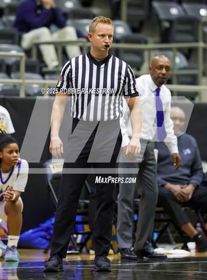 Thumbnail 2 in Tyler @ Highland Park (UIL 5A D1 Area Playoff) photogallery.