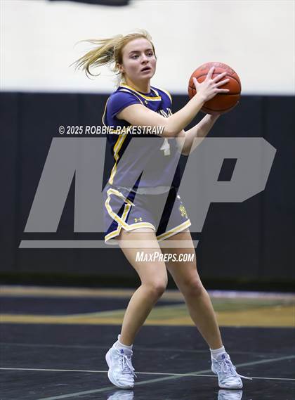 Thumbnail 2 in Tyler @ Highland Park (UIL 5A D1 Area Playoff) photogallery.