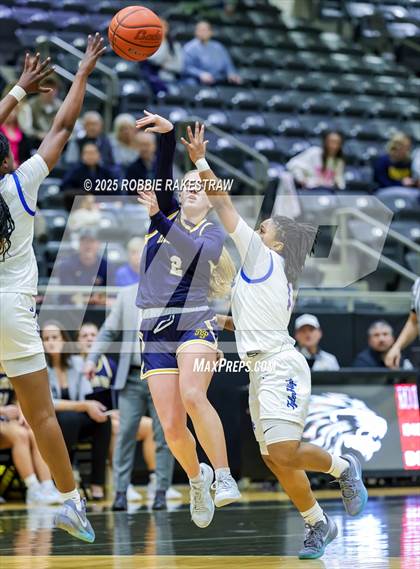 Thumbnail 1 in Tyler @ Highland Park (UIL 5A D1 Area Playoff) photogallery.