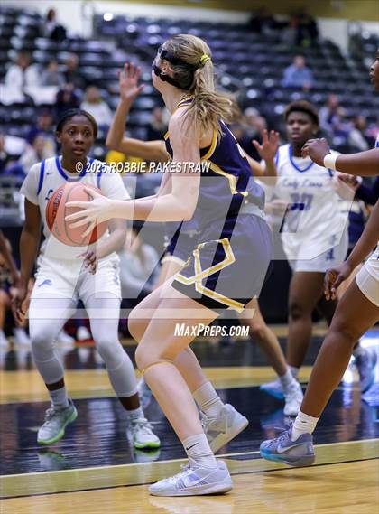 Thumbnail 2 in Tyler @ Highland Park (UIL 5A D1 Area Playoff) photogallery.