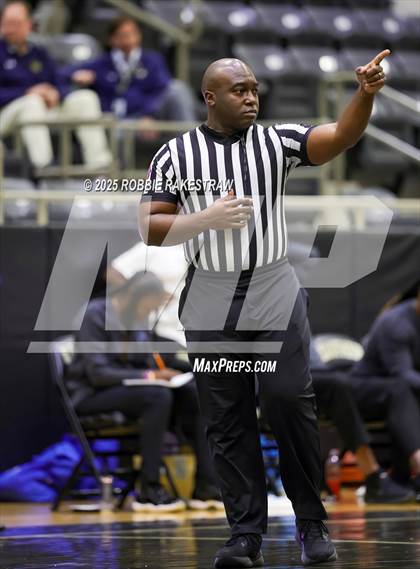 Thumbnail 1 in Tyler @ Highland Park (UIL 5A D1 Area Playoff) photogallery.